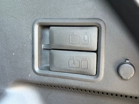 Used 2020 Chevrolet Equinox LT image 13