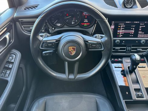 Used 2022 Porsche Macan AWD/4WD image 30