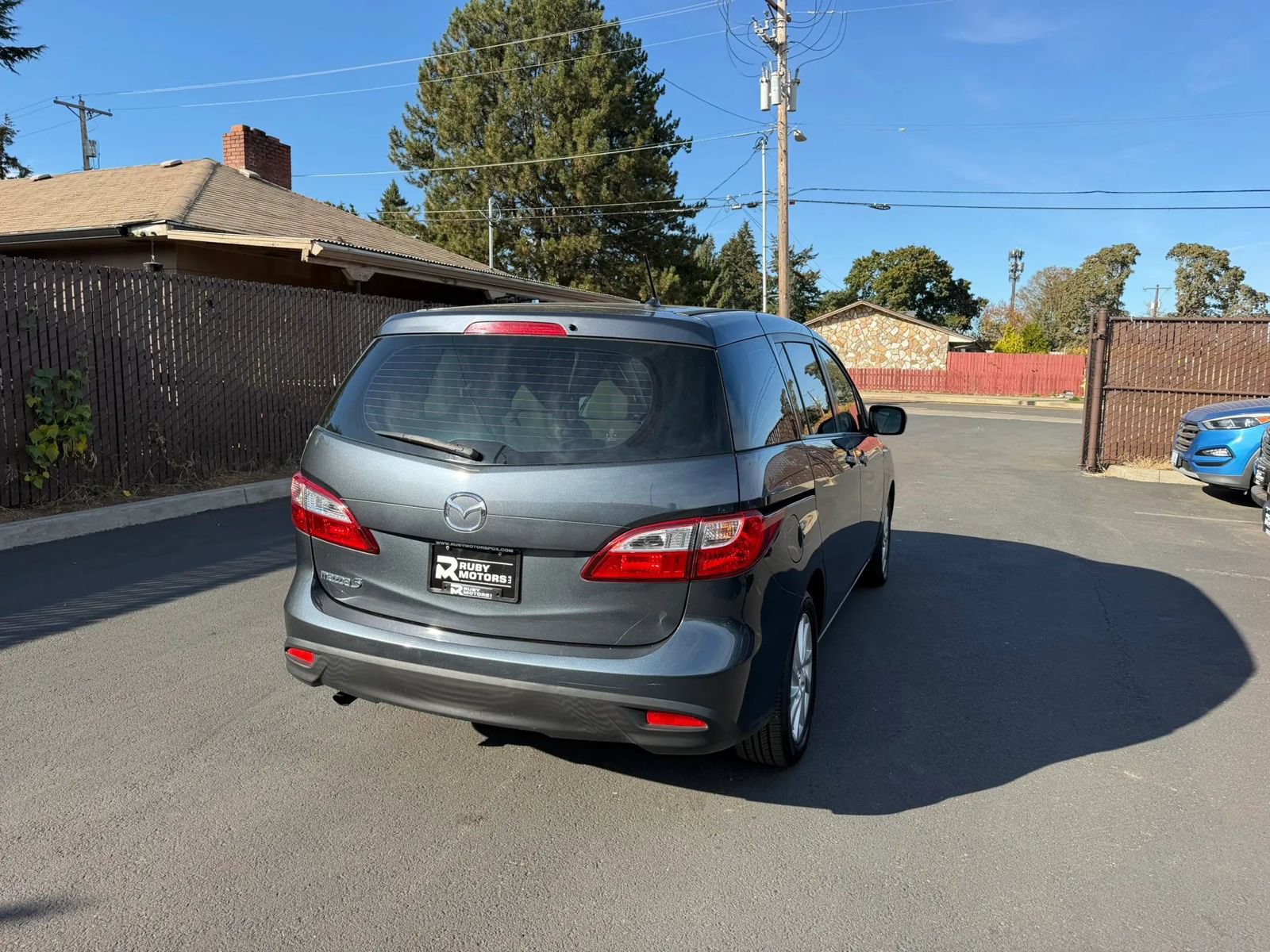 Used 2012 MAZDA MAZDA5 Sport FWD image 5