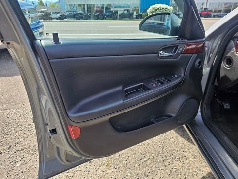Used 2007 Chevrolet Impala LT FWD image 23