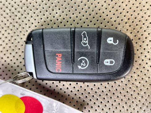 Used 2021 Jeep Grand Cherokee Overland AWD/4WD image 21