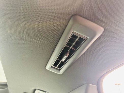 Used 2024 Chevrolet Traverse RS image 43