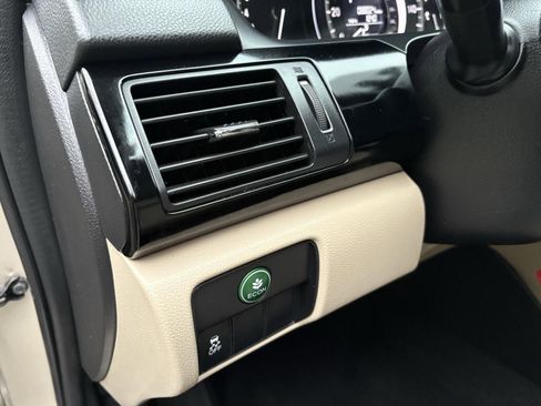 Used 2017 Honda Accord LX image 15