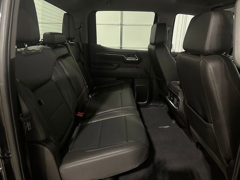 Used 2025 GMC Sierra 1500 SLT AWD/4WD image 37
