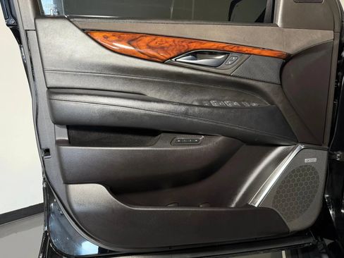 Used 2015 Cadillac Escalade ESV Premium AWD/4WD image 29