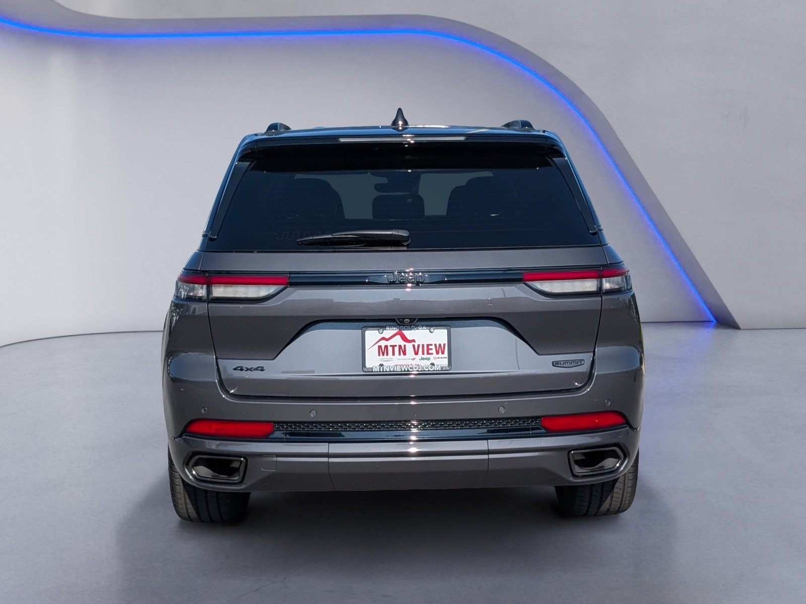 Used 2025 Jeep Grand Cherokee Summit w/ Obsidian Package AWD/4WD image 8