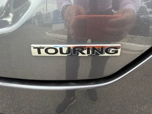 Used 2024 Honda Pilot Touring image 9