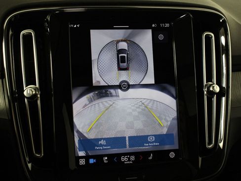 Certified 2025 Volvo XC40 B5 Plus image 13