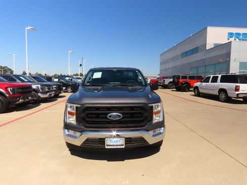Used 2017 Ford F150 XLT w/ Equipment Group 302A Luxury image 5