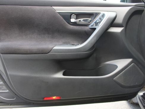 Used 2013 Nissan Altima 2.5 SV w/ 2.5SV Convenience Pkg image 9