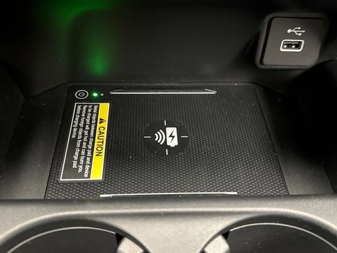 Used 2023 Honda HR-V EX-L image 16