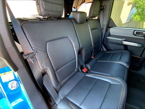 Used 2023 Ford Bronco Badlands AWD/4WD image 25