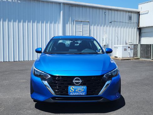 Used 2025 Nissan Sentra SV FWD image 8