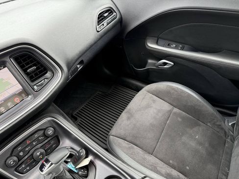 Used 2016 Dodge Challenger R/T Scat Pack w/ Leather Interior Group RWD image 26