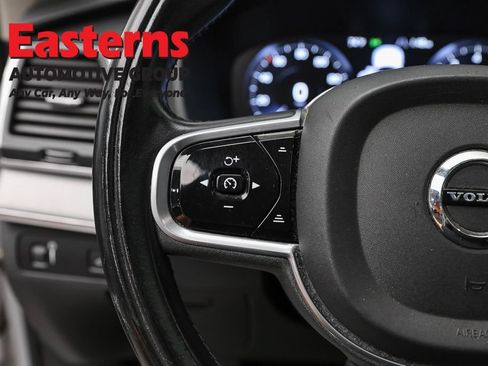 Used 2022 Volvo XC90 T5 Momentum AWD/4WD image 15