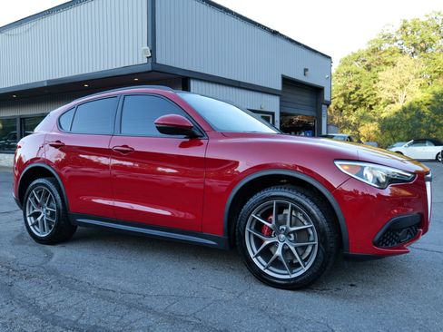 Used 2018 Alfa Romeo Stelvio Ti Sport image 66