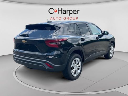 Used 2024 Chevrolet Trax LS FWD image 3