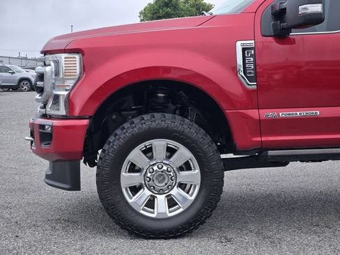 Certified 2022 Ford F250 Platinum w/ FX4 Off-Road Package AWD/4WD image 9
