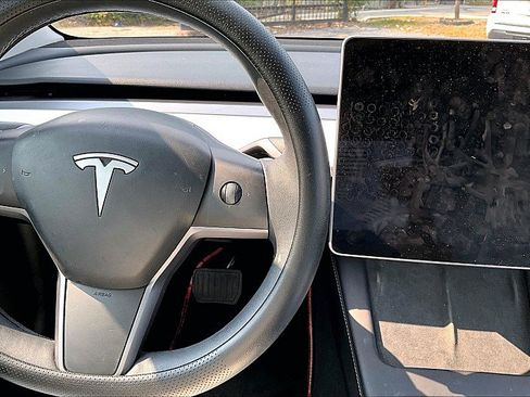 Used 2023 Tesla Model 3 Standard Range RWD image 17