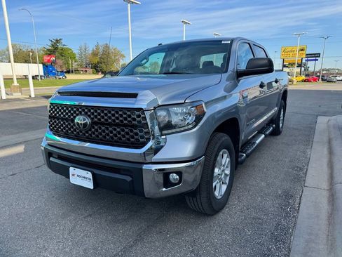 Used 2018 Toyota Tundra SR5 w/ SR5 Upgrade Package AWD/4WD image 27
