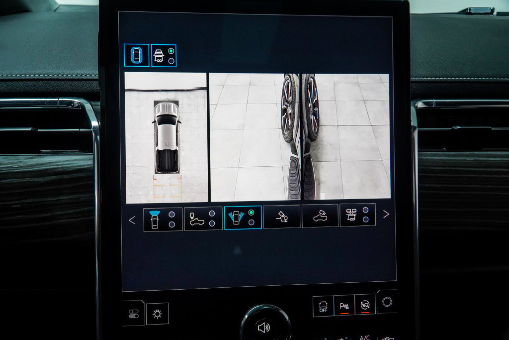 Used 2025 GMC Sierra EV Denali AWD/4WD image 37