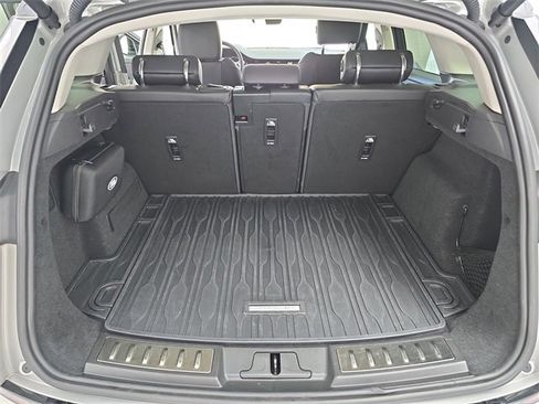 Used 2023 Land Rover Range Rover Evoque R-Dynamic SE image 12