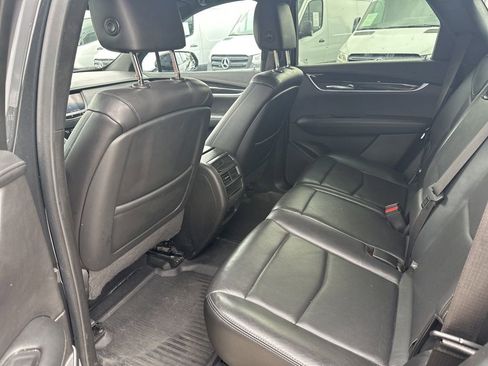 Used 2020 Cadillac XT5 Premium Luxury FWD image 5