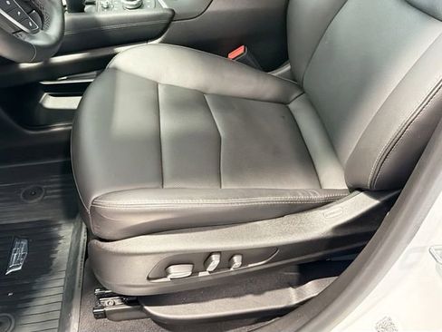 Certified 2025 Cadillac XT5 Premium Luxury w/ LPO, Floor Liner Package AWD/4WD image 18