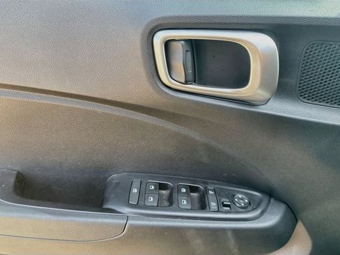 Used 2026 Hyundai Venue SEL FWD image 9