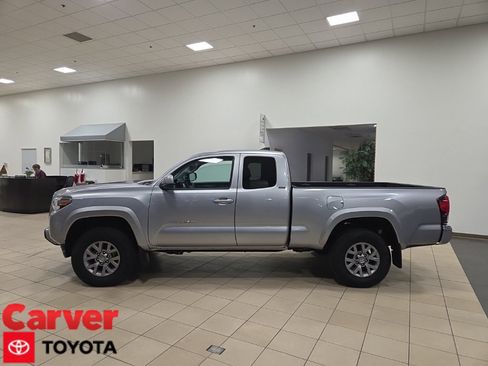 Used 2019 Toyota Tacoma SR5 image 1