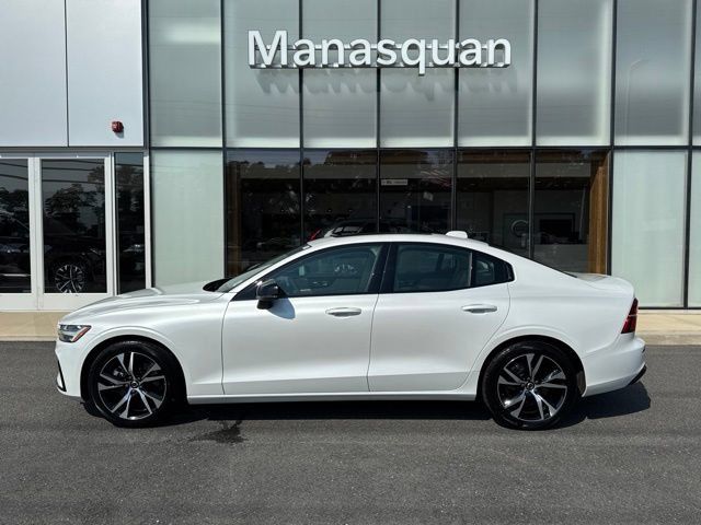 Used 2025 Volvo S60 B5 Core AWD/4WD image 2