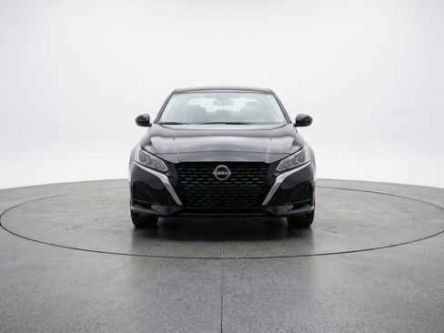 Used 2025 Nissan Altima 2.5 SV image 2