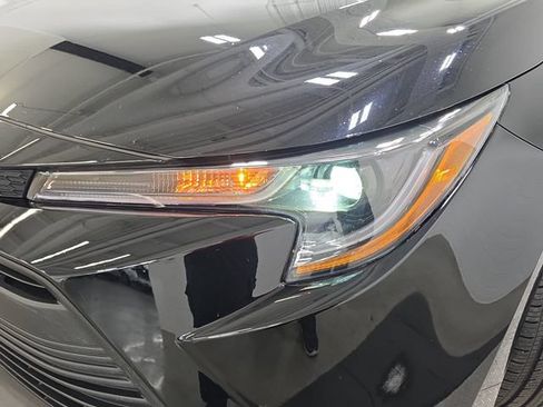 Certified 2025 Toyota Corolla LE FWD image 25