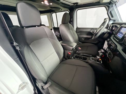 Used 2023 Jeep Wrangler Sport S image 31