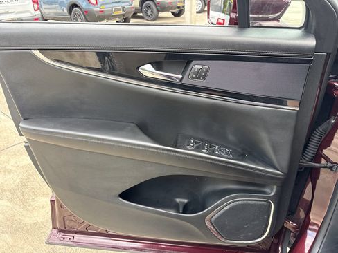 Used 2023 Lincoln Nautilus FWD image 16