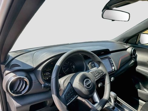 Used 2023 Nissan Kicks SR FWD image 11