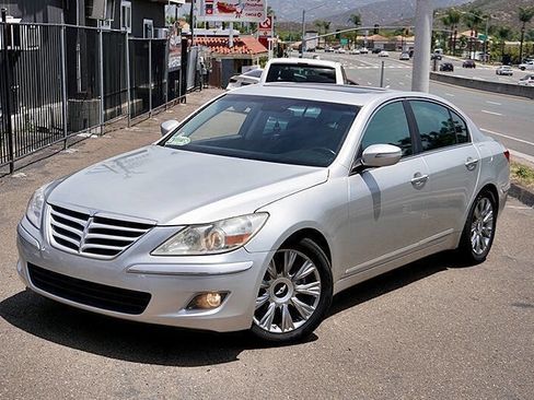 Used 2011 Hyundai Genesis 3.8 w/ Premium Navigation Pkg 3 RWD image 3