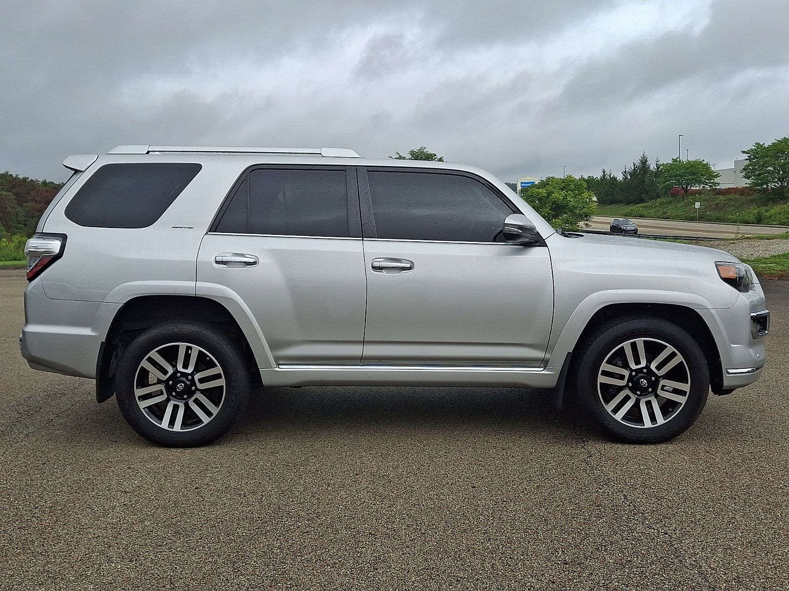 Used 2021 Toyota 4Runner Limited AWD/4WD image 7