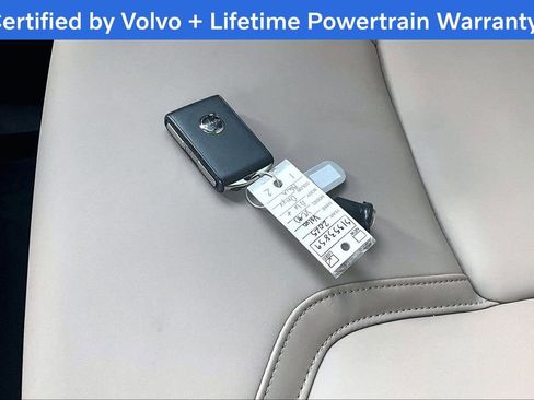 Certified 2025 Volvo XC90 B6 Plus image 13