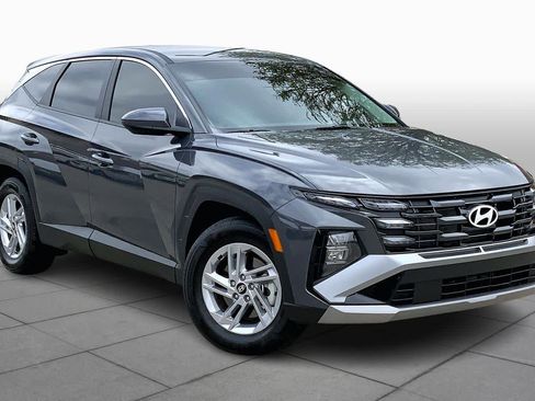 Used 2026 Hyundai Tucson SE image 3