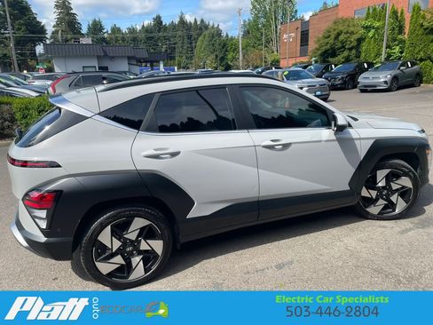 Used 2024 Hyundai Kona Limited FWD image 10