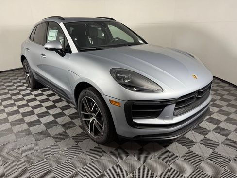 Certified 2026 Porsche Macan AWD/4WD image 9