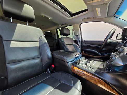 Used 2015 Chevrolet Suburban LTZ RWD image 20