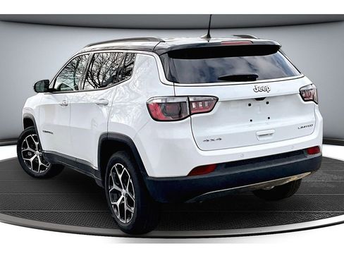 Certified 2024 Jeep Compass Limited image 2