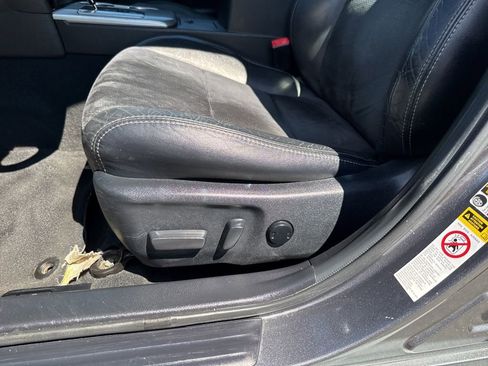 Used 2012 Toyota Camry SE w/ Leather Pkg FWD image 15