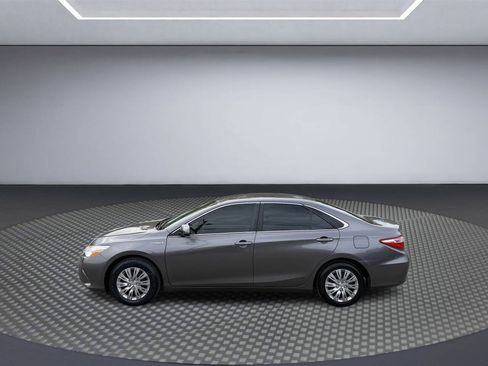 Used 2016 Toyota Camry LE FWD image 4
