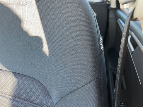 Used 2020 Ford Fusion SE image 13