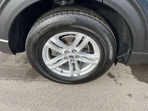 Used 2023 Ford Explorer XLT w/ Equipment Group 202A image 11