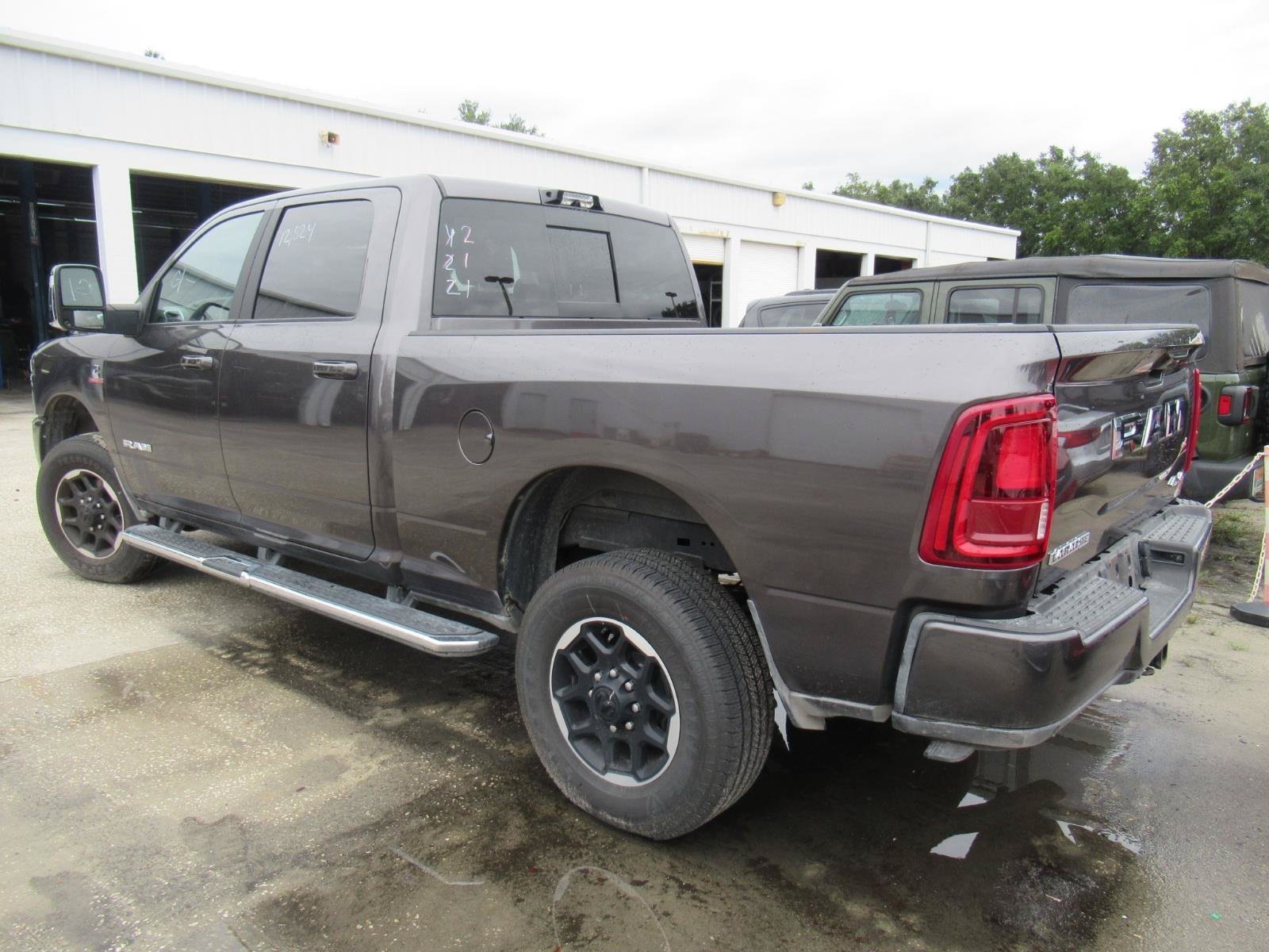 Used 2026 RAM 2500 Laramie AWD/4WD image 3
