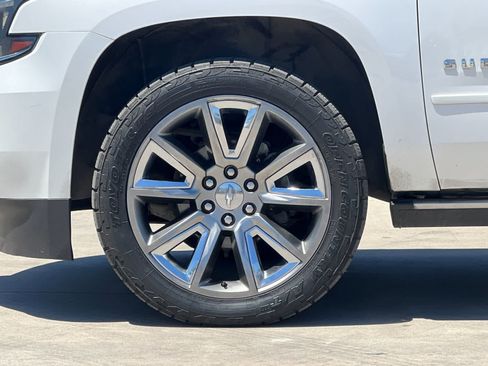 Used 2019 Chevrolet Suburban Premier AWD/4WD image 29